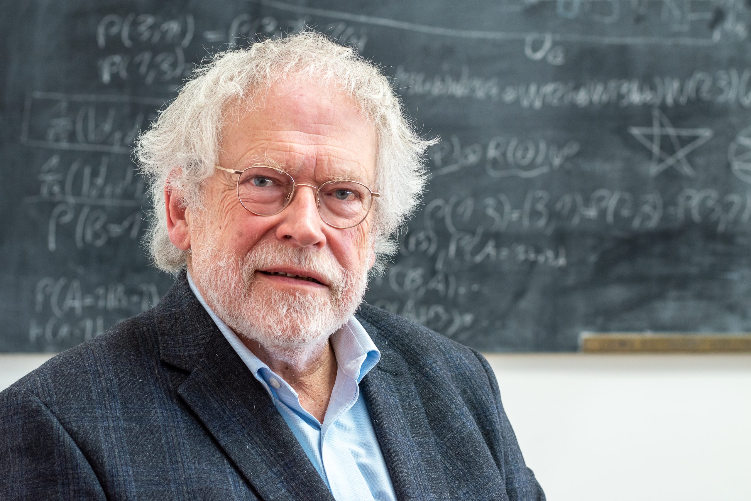 Anton Zeilinger receives the 2022 Nobel Prize in Physics